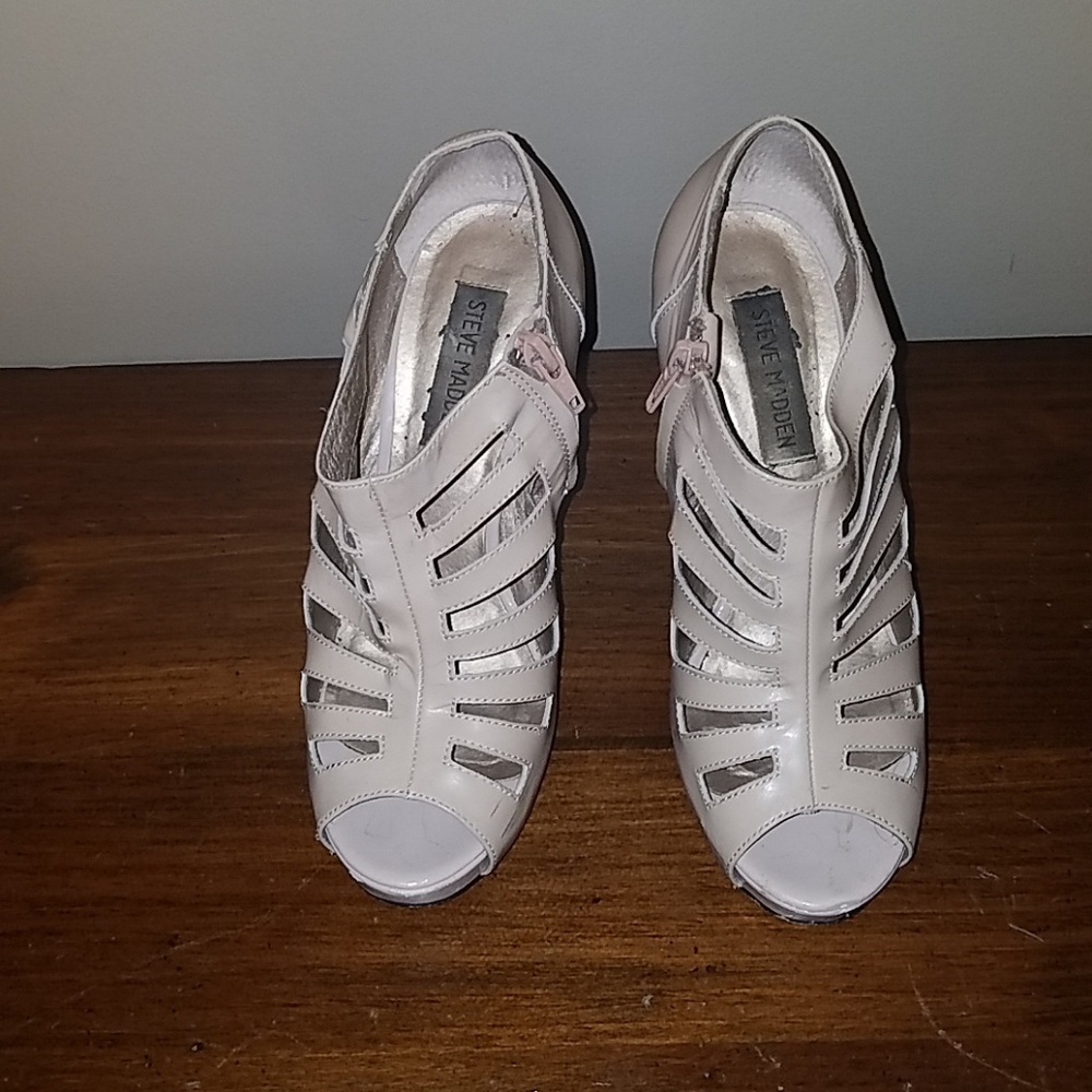Cage nude heels